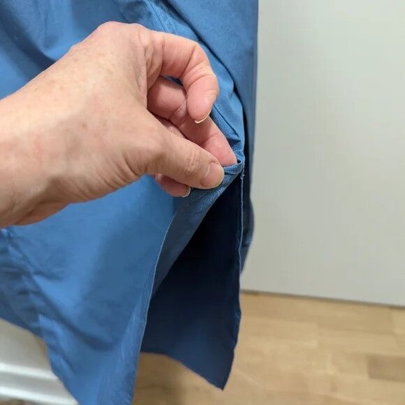 Babaton Aritzia Button Up Blouse Size L NWT - Picture 6 of 7